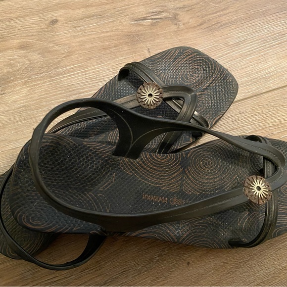 Sandals (Sz 39/8.5) - Picture 3 of 6